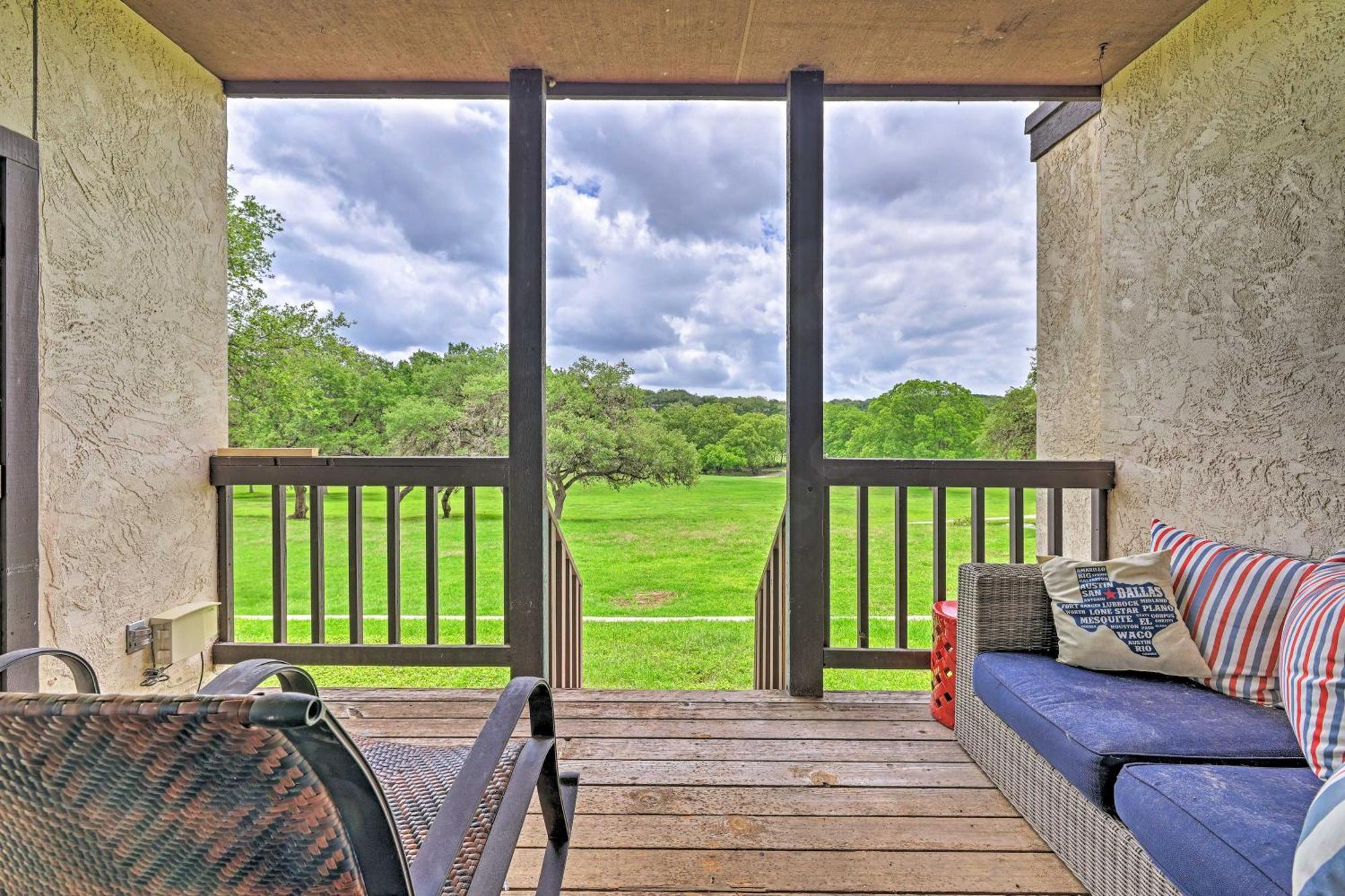 Modern Lakeside Golf Course Retreat With Deck! Canyon Lake Exterior foto